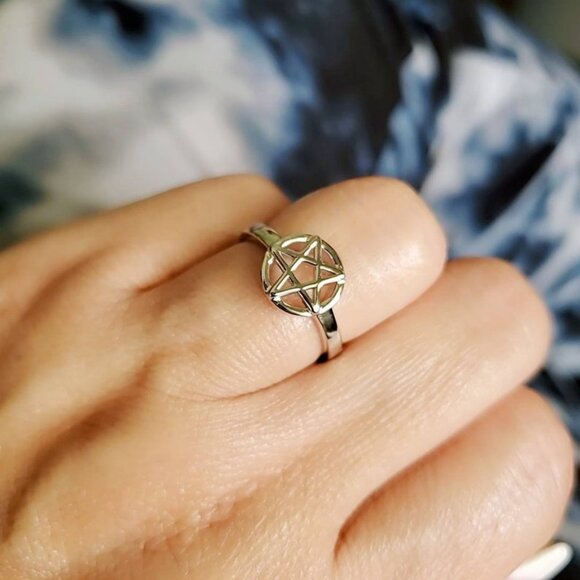 Pentagram Ring, Solid Sterling Silver Women Ring, Gothic Celtic 5 Point Star, - Picture 1 of 9